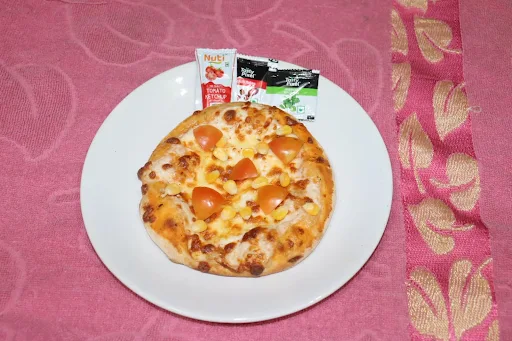 Double Topping Tomato And Corn Pizza