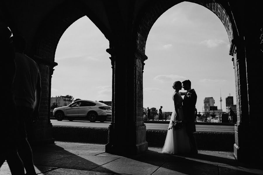 Fotógrafo de casamento Valentin Paster (valentin). Foto de 8 de outubro 2018