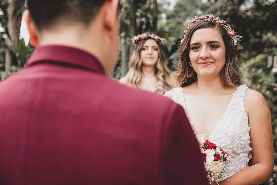 Fotógrafo de casamento Monica Hoyos (monikfda). Foto de 15 de janeiro 2022