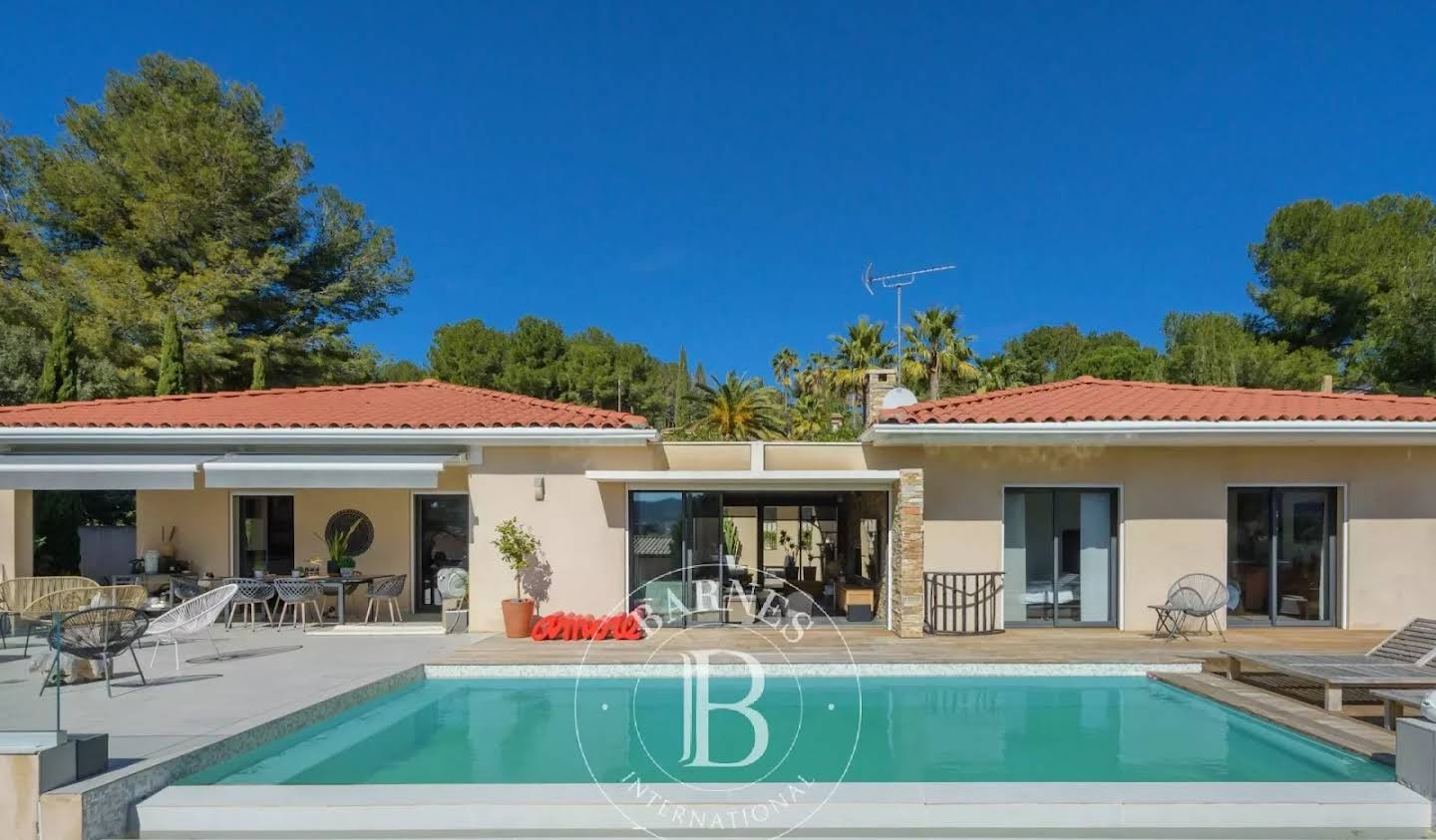 Villa with pool Marignane