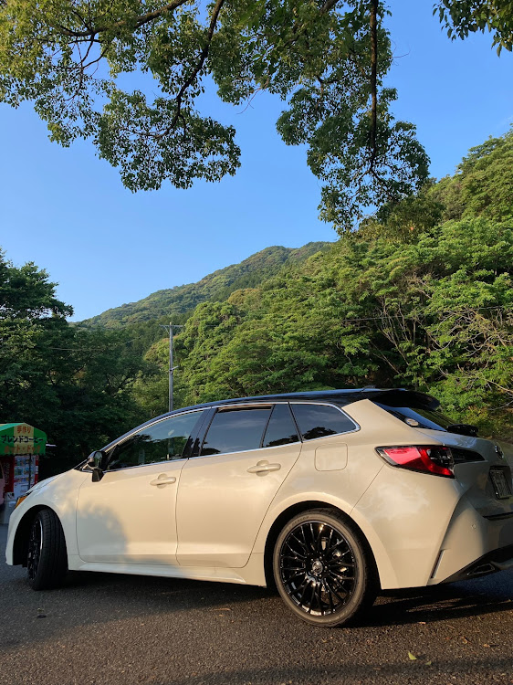 カローラツーリングの5時に目が覚める・新緑と愛車に関するカスタム事例の投稿画像1枚目