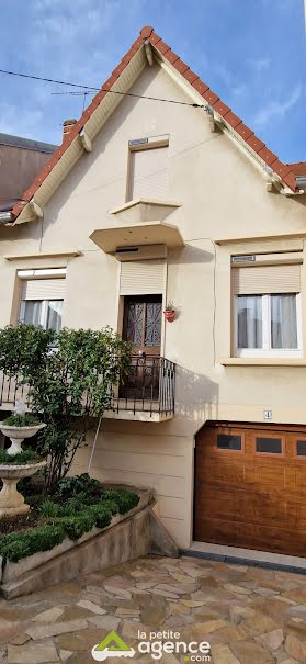 Vente maison 5 pièces 113 m² à Montluçon (03100), 129 600 €