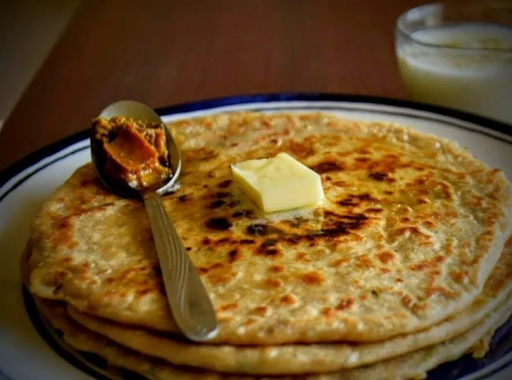 Aloo Pyaz Parantha (2pcs) With Dahi