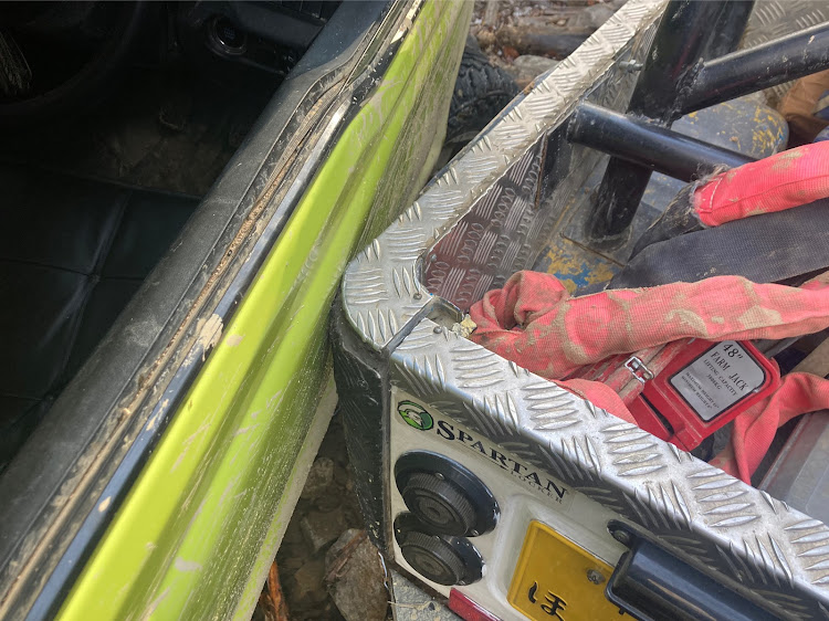 ジムニーのジムニーのある生活・ベコベコ山・メンテナンスは大事・nobody but jimnyに関するカスタム事例の投稿画像3枚目