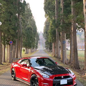 NISSAN GT-R