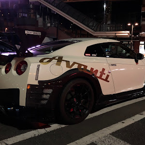 NISSAN GT-R