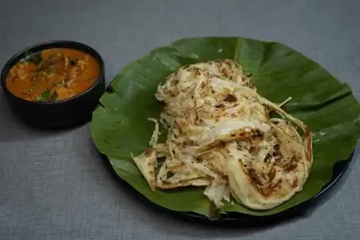 2 Parotta With Chicken Curry