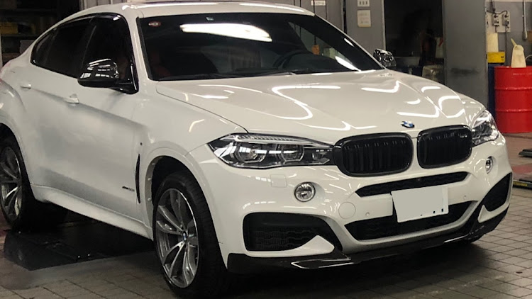 X6のＢＭＷx6・コルベット・コルベットクーペ・新車購入に関するカスタム事例の投稿画像1枚目