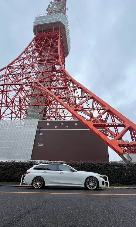 3シリーズ ツーリングの東京タワーと愛車・スカイツリー・BMW M340iに関するカスタム事例の投稿画像1枚目