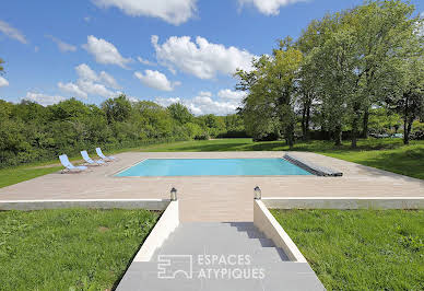 Maison avec piscine et terrasse 1