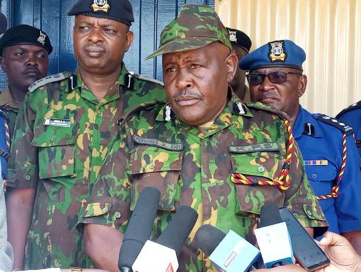 Kiambu police commander Perminus Kioi speaking to journalists at Kikuyu police station.