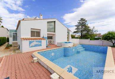 House with pool and terrace 3