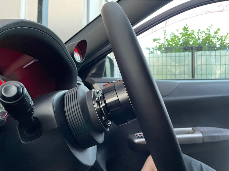 インプレッサ WRX STIのGRB・MOMOステアリング・ステアリング交換・Worksbell・RAFIXに関するカスタム事例の投稿画像4枚目