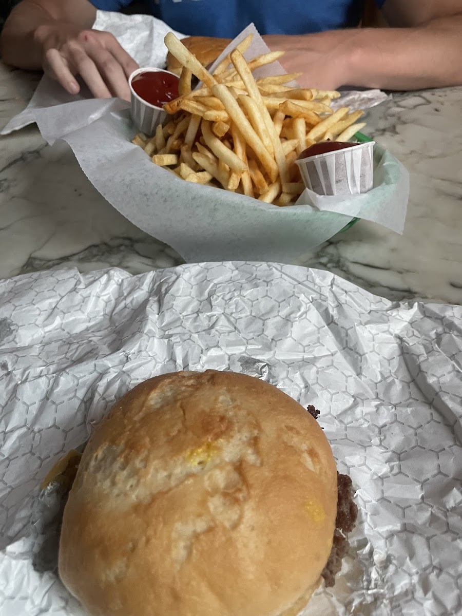 burger & fries