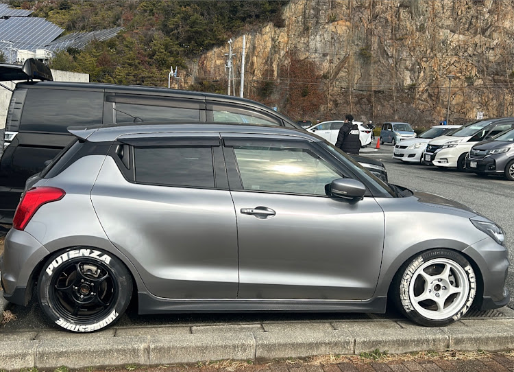 スイフトスポーツのともやさんが投稿したカスタム事例の投稿画像3枚目