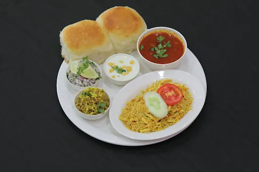 Maharashtrian Misal Pav