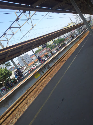 Stasiun Pondok Cina