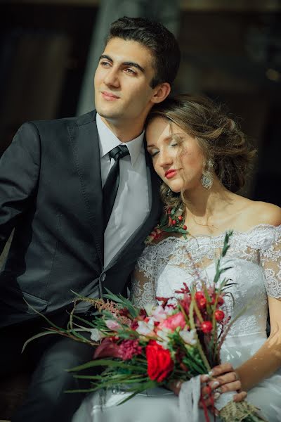 Fotógrafo de casamento Aleksandr Rodin (aleksandrrodin). Foto de 21 de outubro 2015