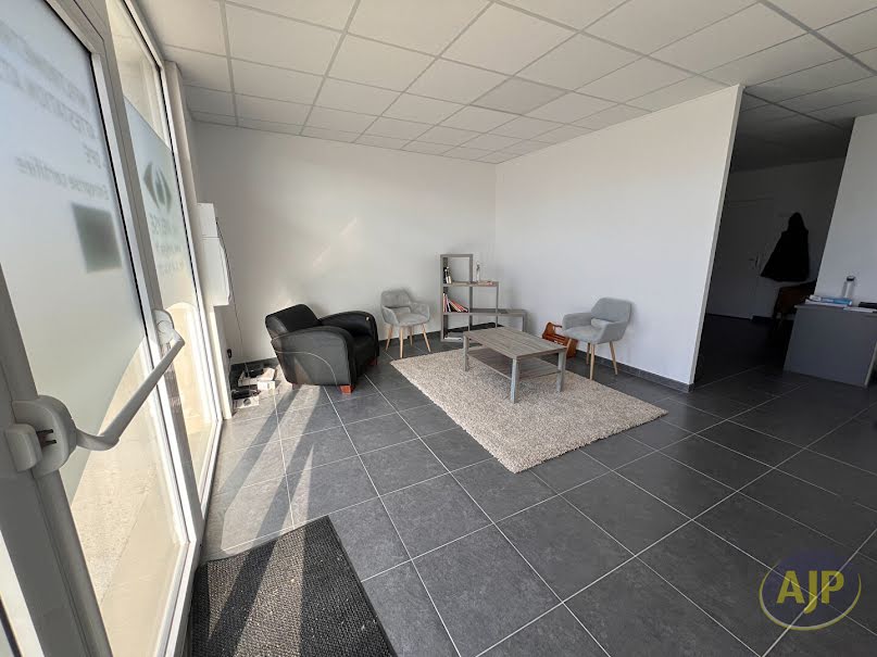 Vente locaux professionnels  46.68 m² à Nort-sur-Erdre (44390), 153 000 €