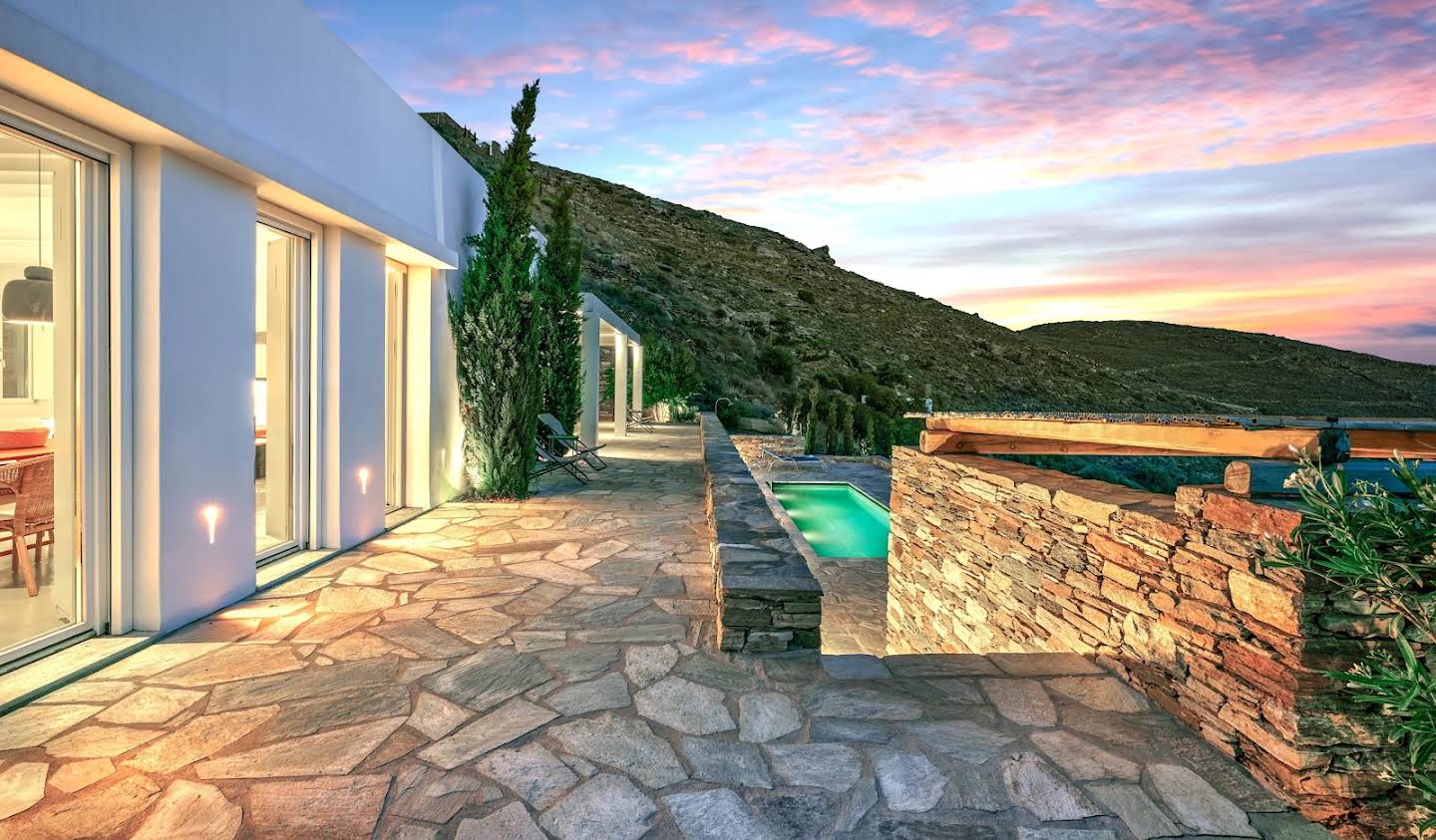 Villa with pool and garden Tinos