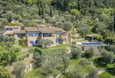 Villa avec piscine et terrasse 1