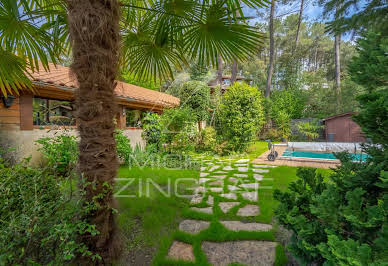 Maison avec piscine et jardin 20