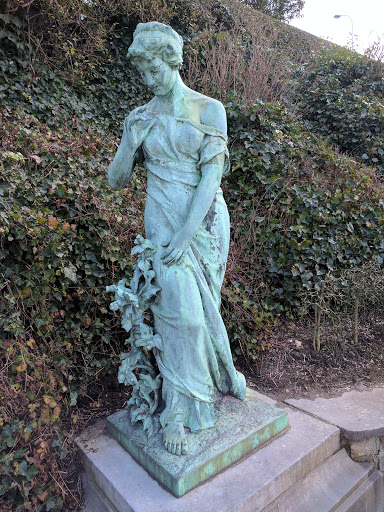 Une statue du Jardin Botanique