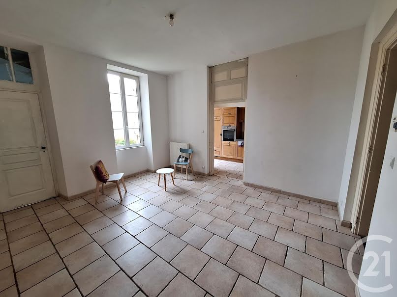 Vente maison 10 pièces 204 m² à Burie (17770), 160 300 €