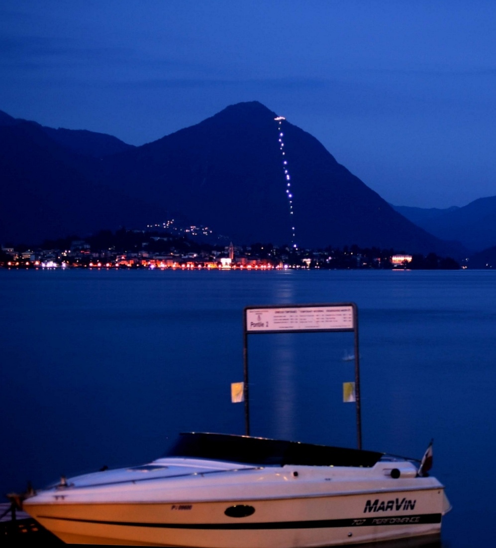 Notte sul lago  di singi72