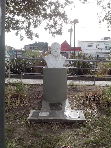 Busto Sarmiento