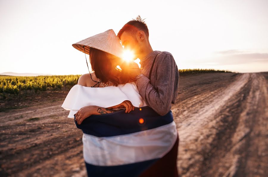 Wedding photographer Elena Mikhaylova (elenamikhaylova). Photo of 26 June 2017