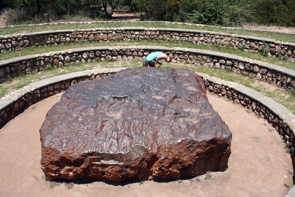 O meteorito Hoba, o maior já encontrado na Terra