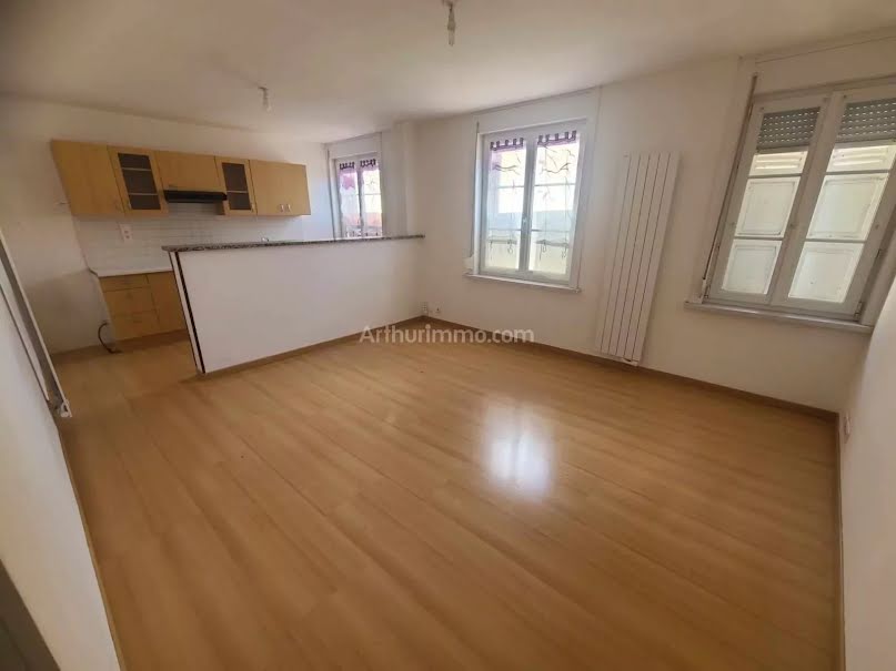 Location  appartement 3 pièces 53 m² à Peronne (80200), 570 €