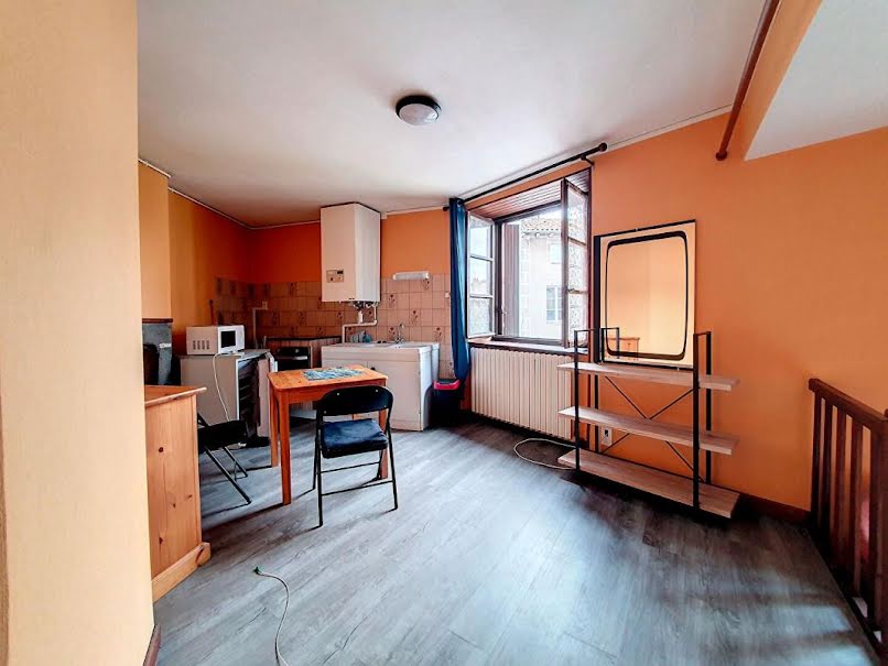 Location  appartement 1 pièce 25 m² à Saint-Flour (15100), 330 €