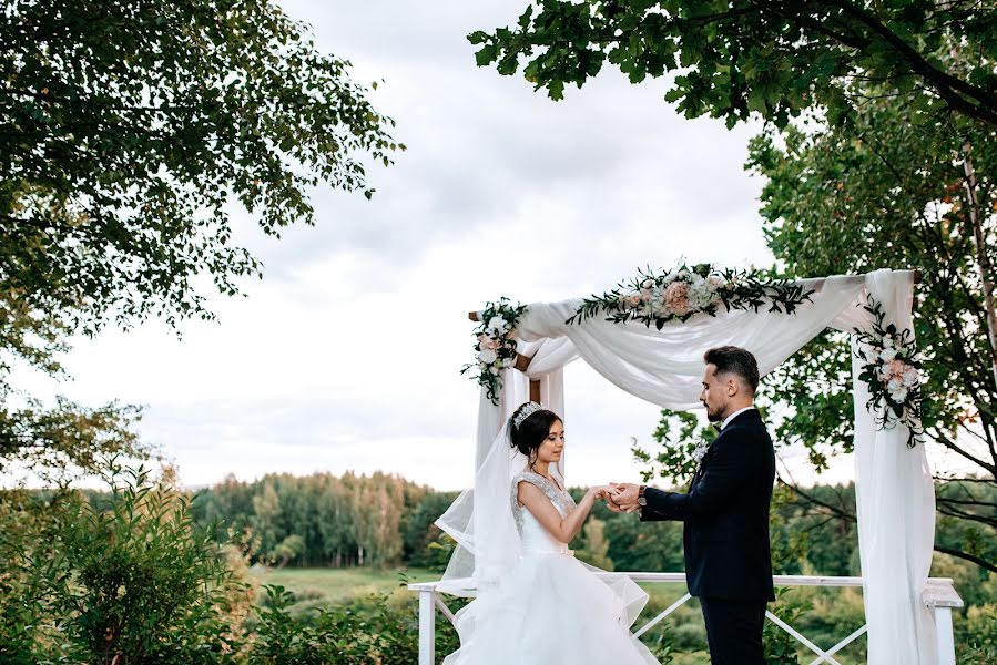 Wedding photographer Denis Leschik (denisleshchyk). Photo of 25 February 2020