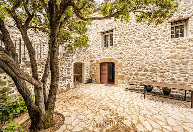 Maison avec piscine et terrasse 2