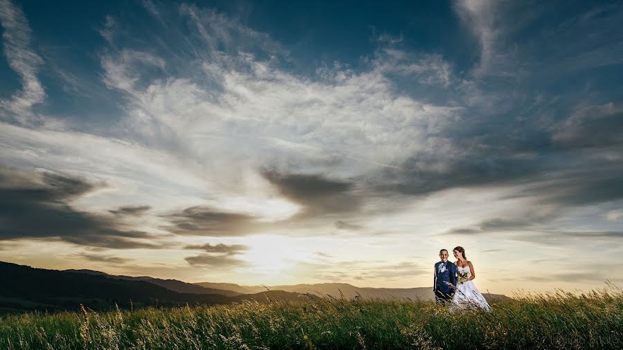 Fotógrafo de casamento Radim Tesarcik (luminia). Foto de 12 de abril 2023