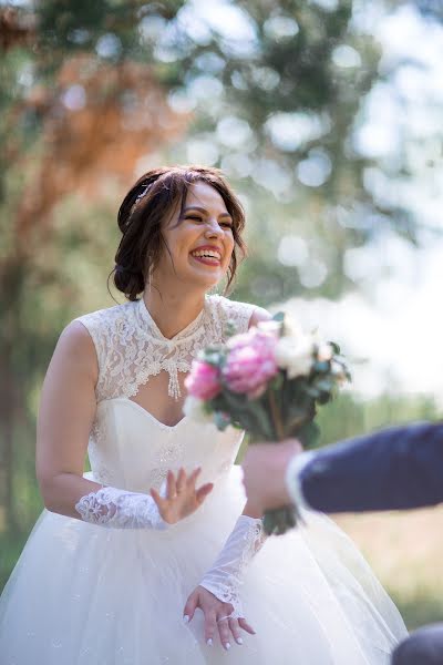 Fotografo di matrimoni Elena Tokareva (tokarevaelena). Foto del 1 aprile 2023