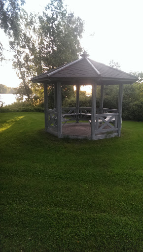 Kultakoukku Gazebo