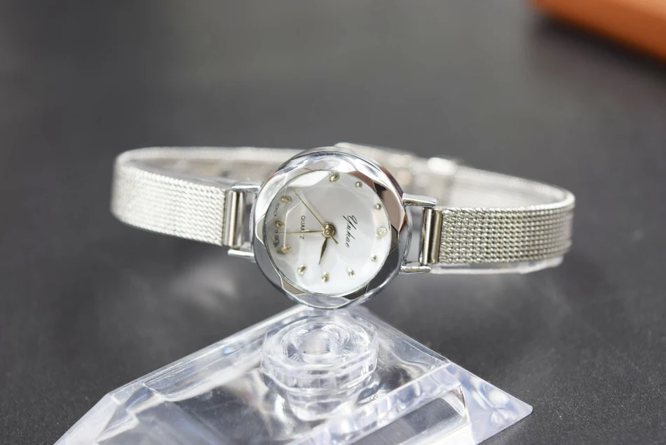 Small dial fine mesh with student quartz watch