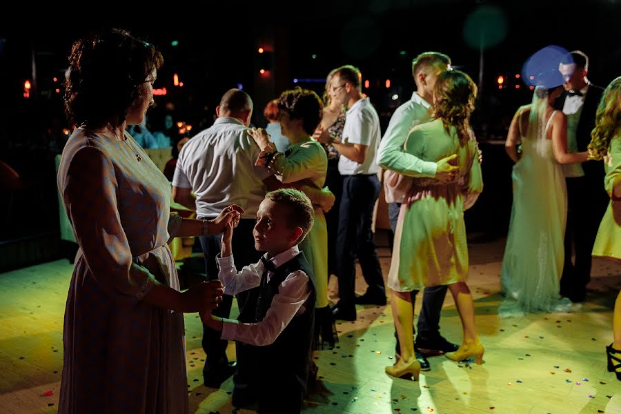 Fotografo di matrimoni Anton Tarakanov (taratoshe). Foto del 28 febbraio 2020