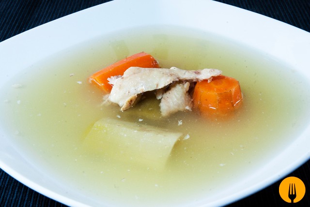 receta caldo pollo