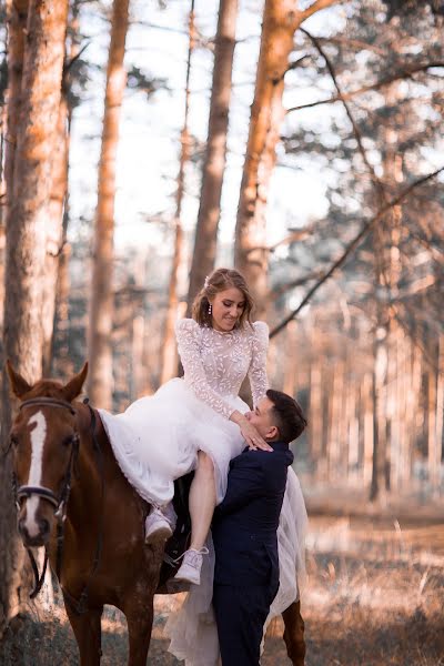 結婚式の写真家Elena Tokareva (tokarevaelena)。4月3日の写真