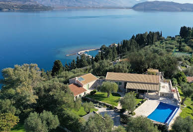 Villa with garden and terrace 3