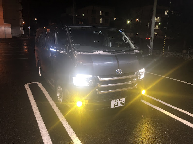 ハイエースバンのタイヤ交換・冬仕様・CRS ESSEX・モデリスタに関するカスタム事例の投稿画像4枚目