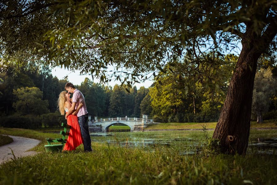 Fotografo di matrimoni Svetlana Carkova (tsarkovy). Foto del 7 marzo 2017