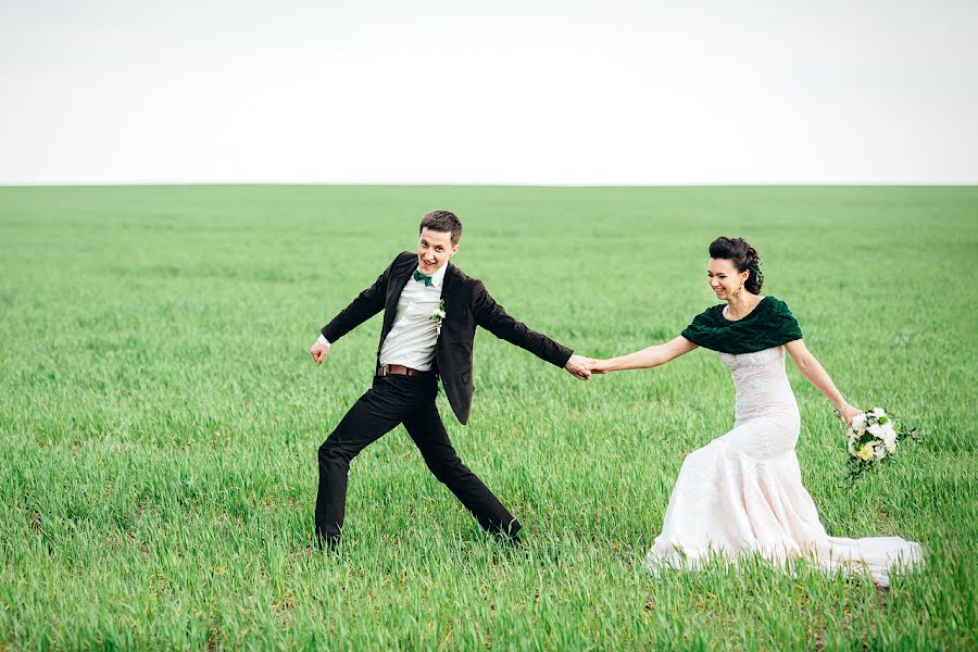 Wedding photographer Olga Omelnickaya (omelnitskaya). Photo of 28 December 2016