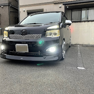 ヴォクシー ZRR70W