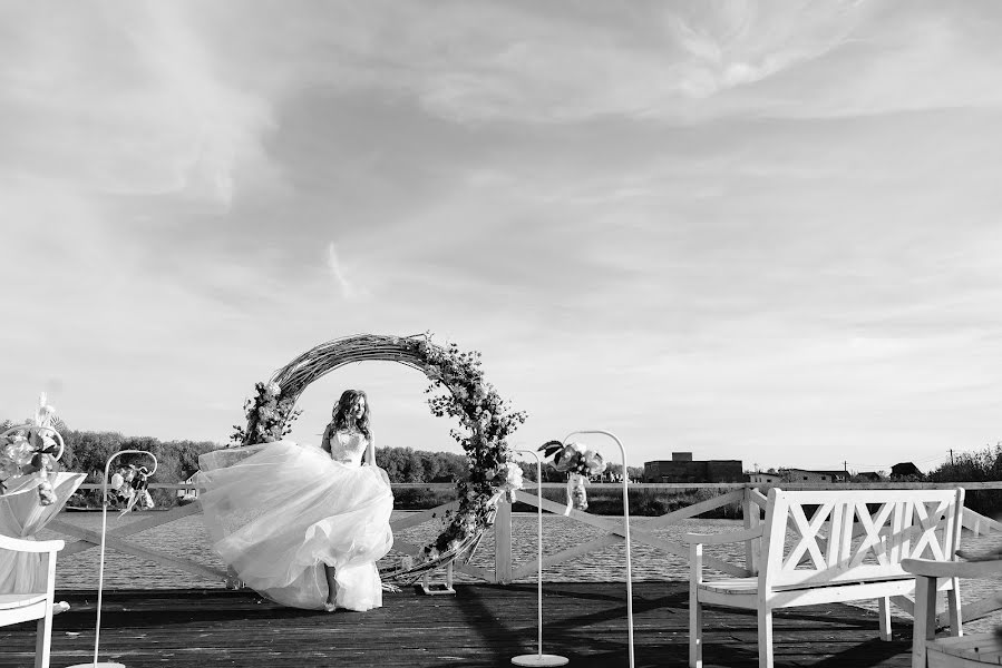 Fotógrafo de casamento Elvira Khyzyrova (elvirakhyzyrova). Foto de 2 de novembro 2018