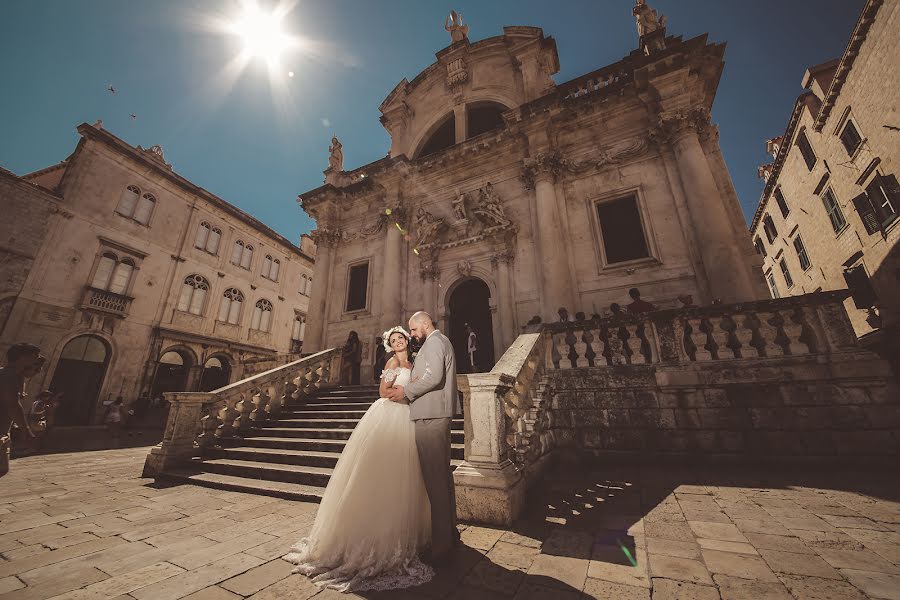 Fotógrafo de casamento Zoran Mrdjenovic (zmstudio). Foto de 19 de setembro 2022